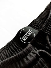 Load image into Gallery viewer, ZEGE Classic Mesh Shorts - Pitch Black
